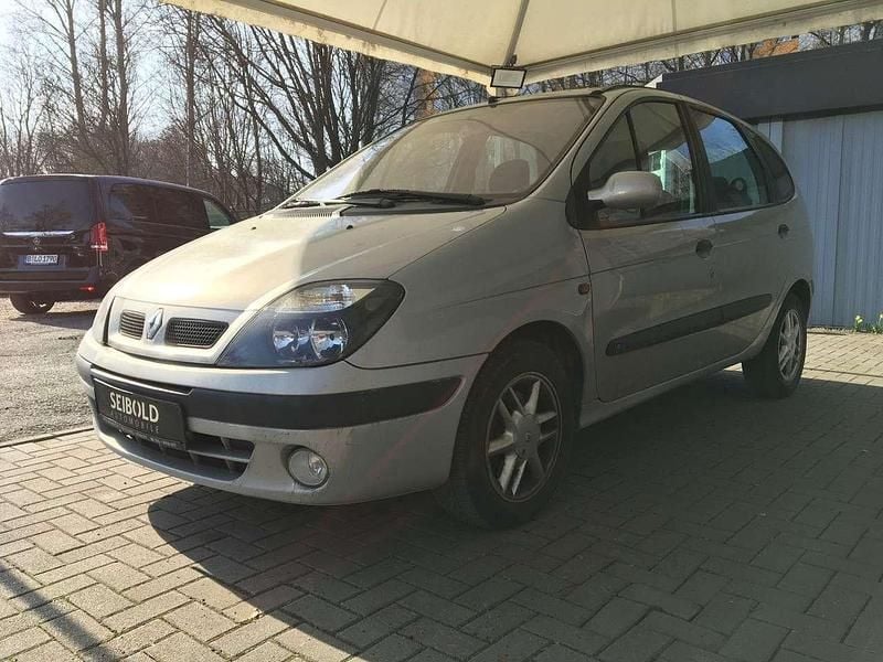 Gebraucht Renault Mégane 107 PS (78 kW) 2001 Schilfgrün Limousine
