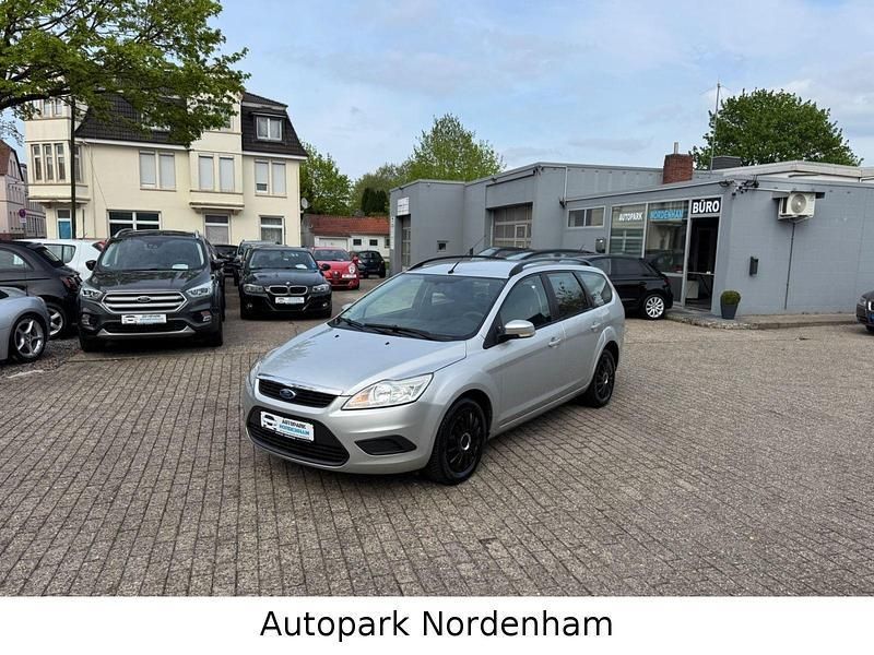 Silber Gebraucht 2011 Ford Focus Kombi | 3.450 € (Fairer Preis) - Bild 1/4