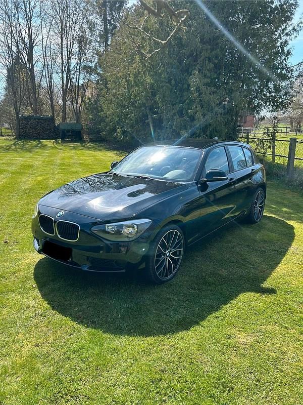 Gebraucht BMW 114 102 PS (75 kW) 2013 Schwarz Kleinwagen