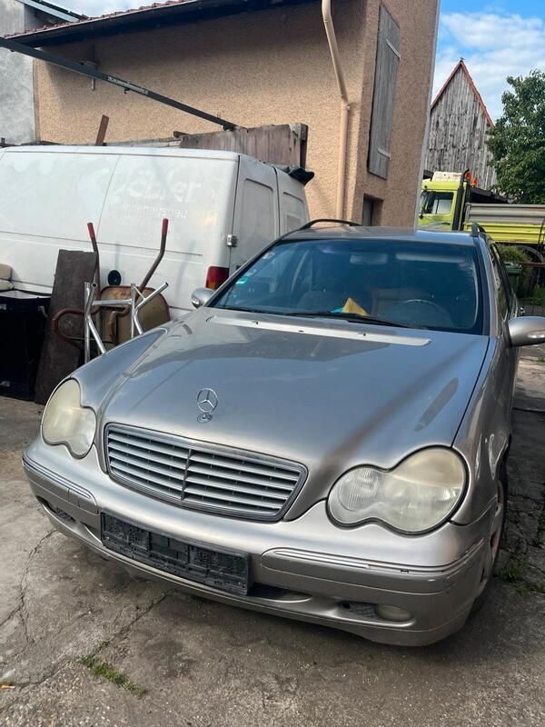 Gebraucht 2002 Mercedes C220 Kombi | 950 € (Fairer Preis) - Bild 1/4