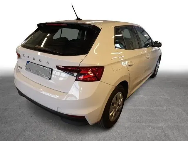 Gebraucht Skoda Fabia Active 65 PS (47 kW) 2022 Weiß Kleinwagen