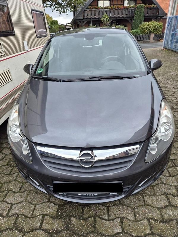 Grau Gebraucht 2010 Opel Corsa Edition Kleinwagen | 3.550 € (Fairer Preis) - Bild 1/4