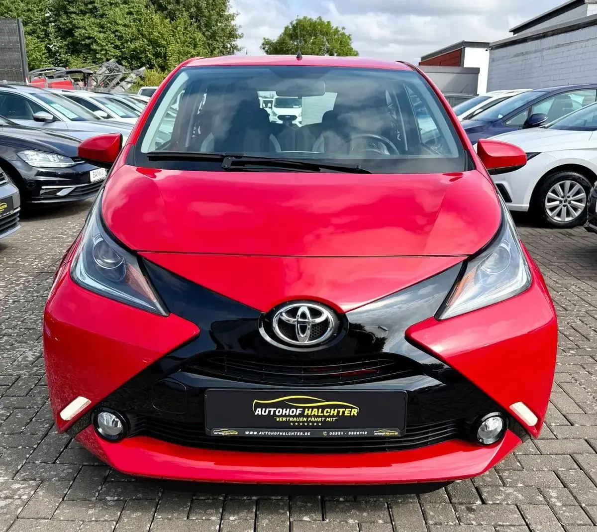 Gebraucht Toyota Aygo X-play 69 PS (50 kW) 2018 Rot Kleinwagen
