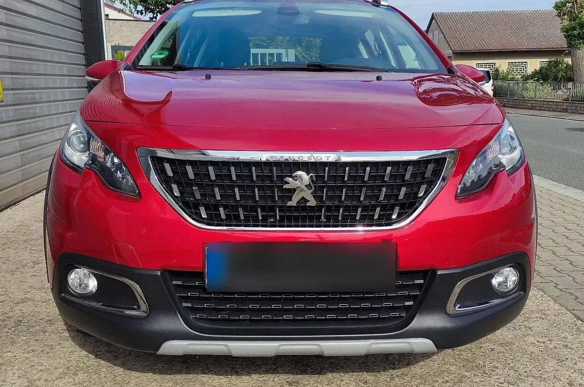 Gebraucht Peugeot 2008 110 PS (80 kW) 2017 Rot SUV