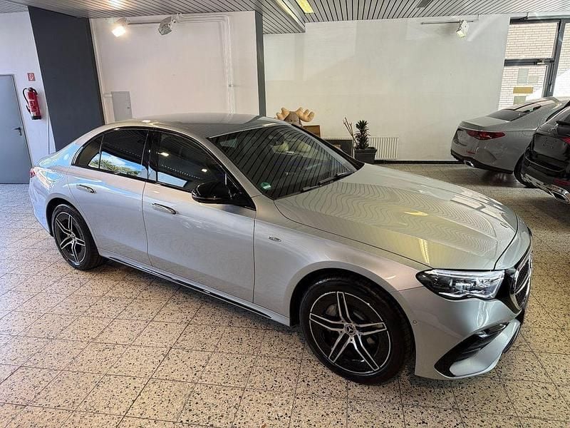 Gebraucht Mercedes E300 AMG 197 PS (144 kW) 2025 Hightechsilber metallic Limousine