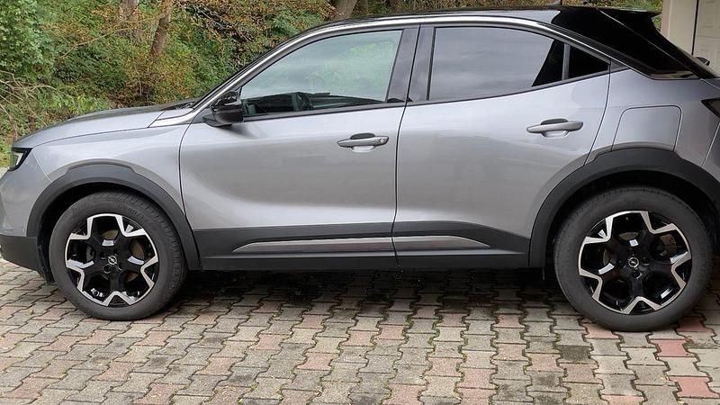 Grau Gebraucht 2024 Opel Mokka Ultimate SUV | 22.600 € (Fairer Preis) - Bild 1/4