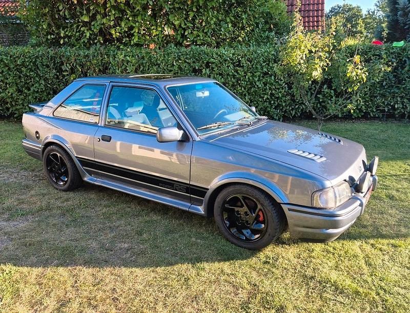 Grau Gebraucht 1987 Ford Escort RS Kleinwagen | 14.999 € - Bild 1/4