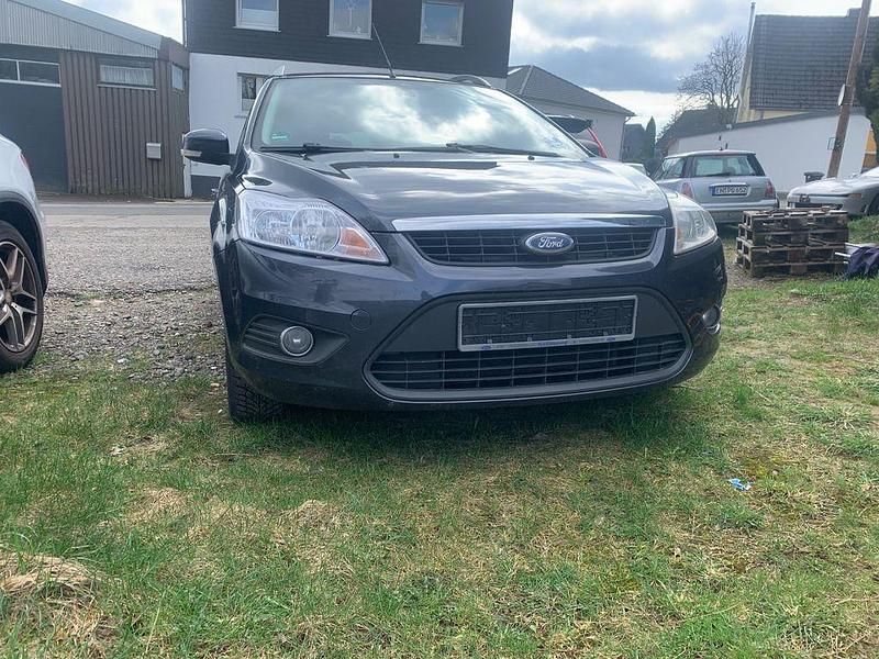 Gebraucht Ford Focus Ambiente 101 PS (74 kW) 2008 Grau Limousine