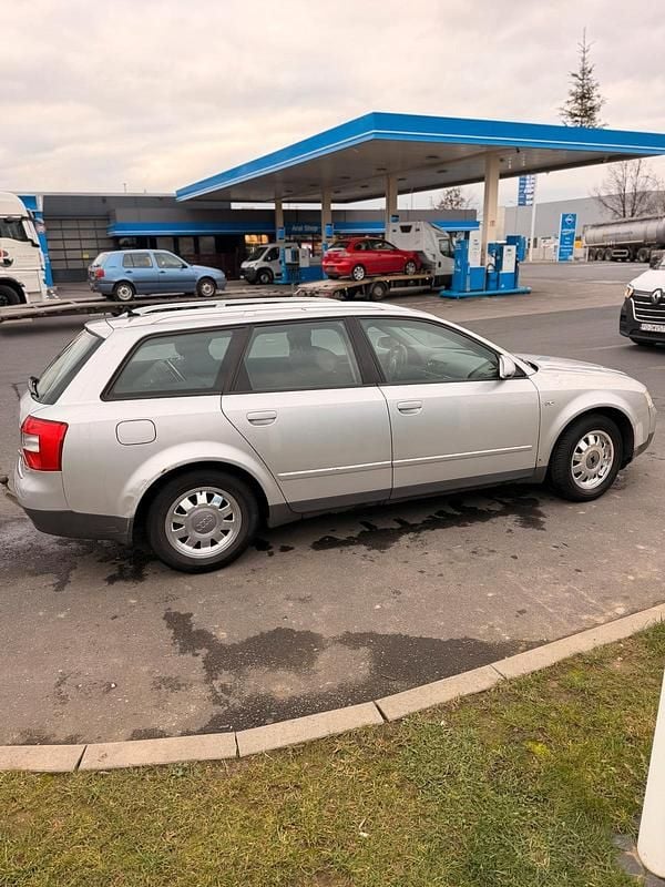 Grau Gebraucht 2002 Audi A4 Kombi | 1.400 € (Superpreis) - Bild 1/4