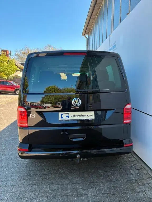 Gebraucht VW Multivan Trendline 150 PS (110 kW) 2019 Deep black perleffekt Van / Kleinbus