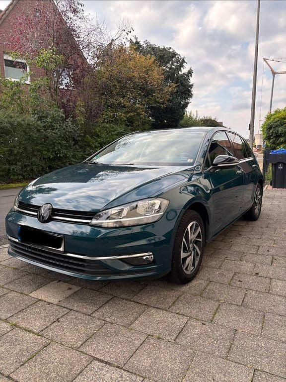 Grün Gebraucht 2017 VW Golf VII Sound Limousine | 12.000 € (Fairer Preis) - Bild 1/4