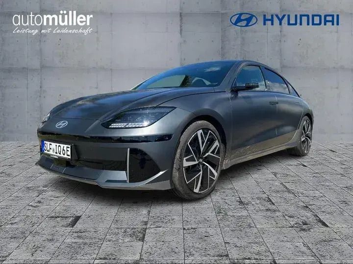 Grau Gebraucht 2023 Hyundai Ioniq 6 Limousine | 35.322 € (Superpreis) - Bild 1/3