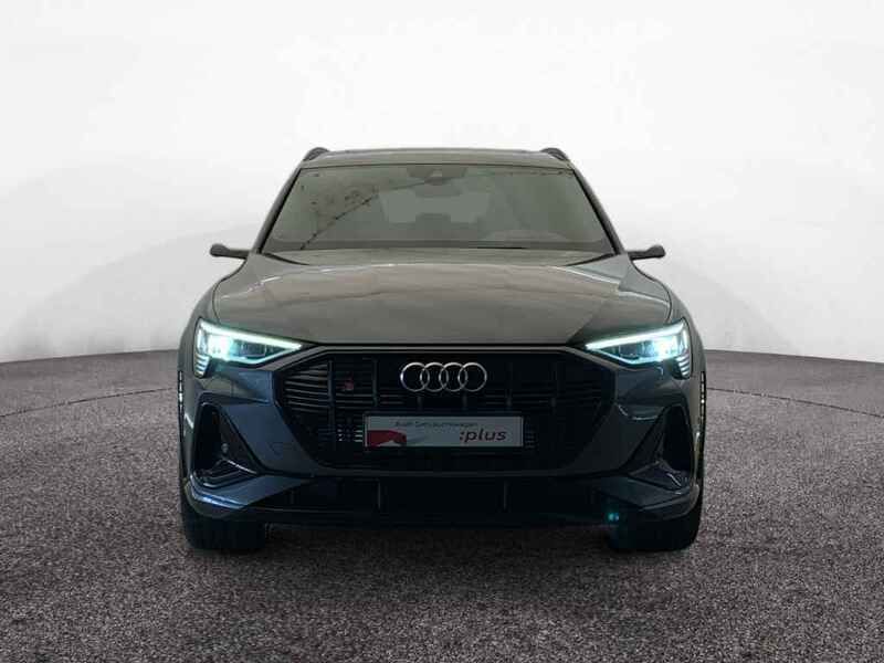 Gebraucht Audi e-tron Ambiente 369 kW (503 PS) 2021 Daytonagrau perleffekt SUV