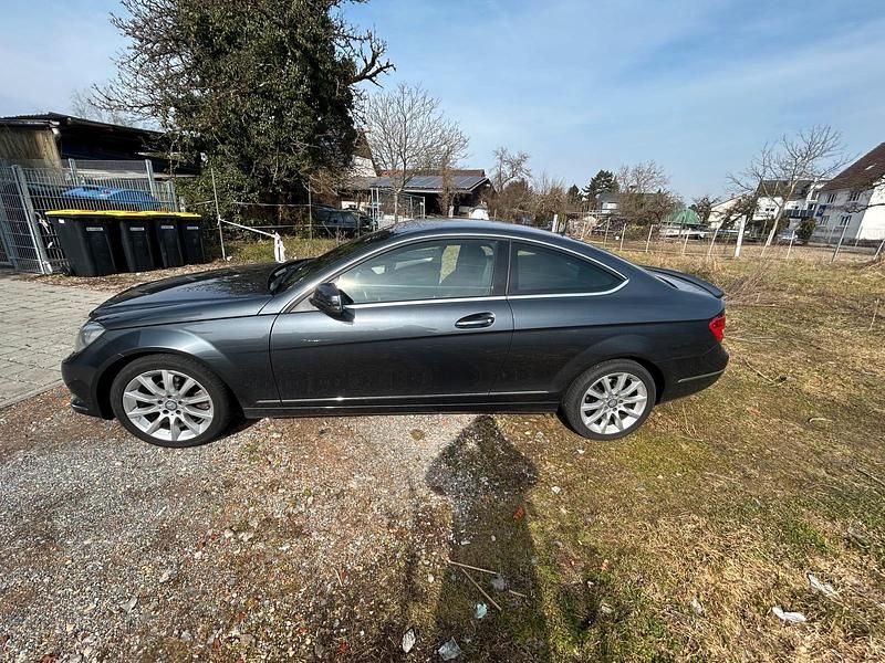 Gebraucht Mercedes C180 156 PS (114 kW) 2013 Grau Coupé