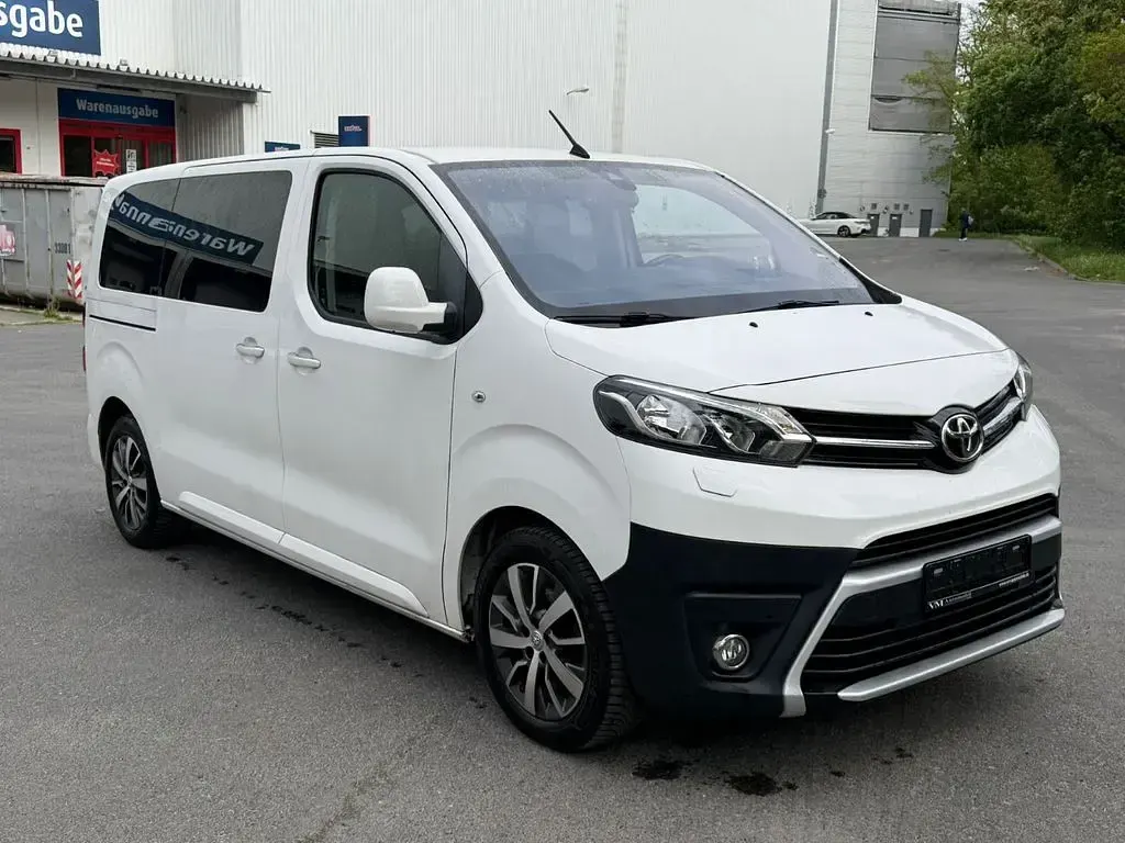 Gebraucht Toyota Proace 177 PS (130 kW) 2020 Weiß Van / Kleinbus