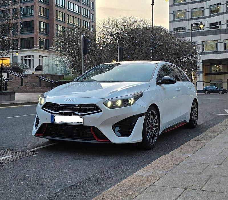 Gebraucht Kia ProCeed GT 204 PS (150 kW) 2023 Weiß Kombi