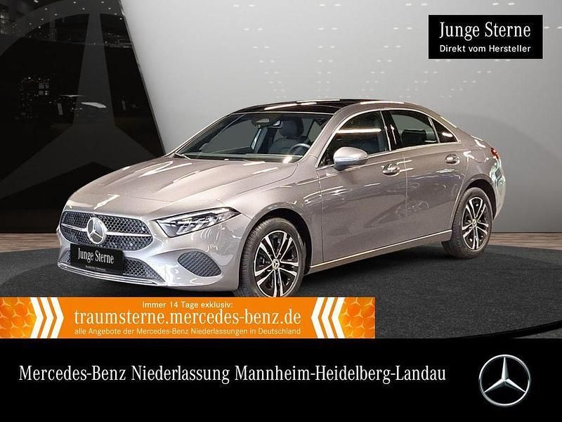 Grau Gebraucht 2024 Mercedes A250 Progressive Limousine | 34.890 € (Etwas zu teuer) - Bild 1/3