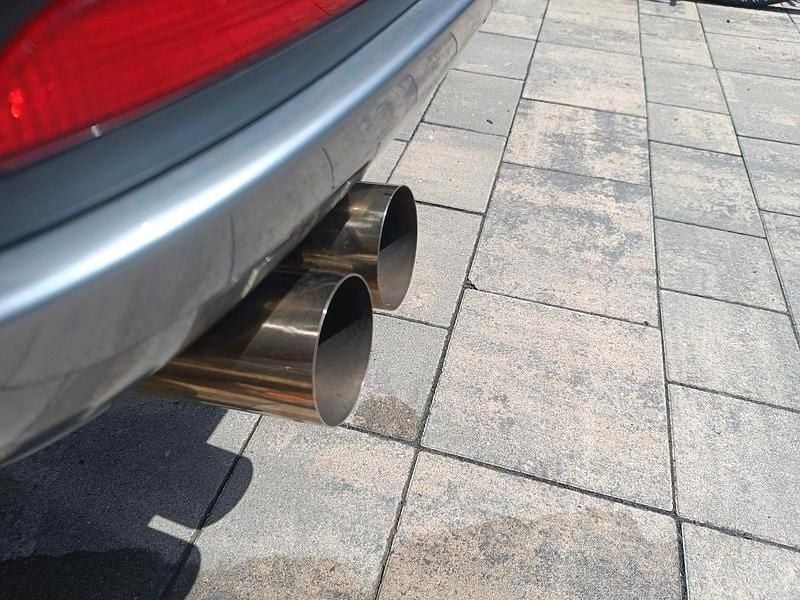 Gebraucht BMW 318 147 PS (108 kW) 2003 Grau Cabrio