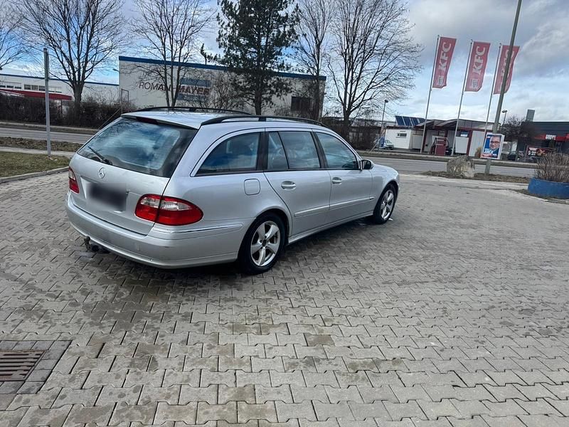 Gebraucht Mercedes E220 150 PS (110 kW) 2005 Silber Kombi