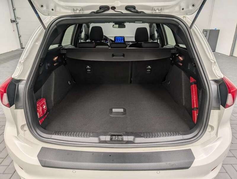 Gebraucht Ford Focus ST-Line 155 PS (114 kW) 2020 Metropolisweiß metallic (metallic) Kombi