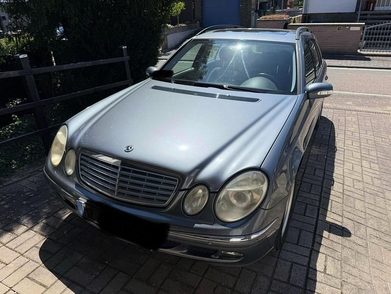 Silber Gebraucht 2004 Mercedes E220 Elegance Kombi | 2.000 € (Superpreis) - Bild 1/4