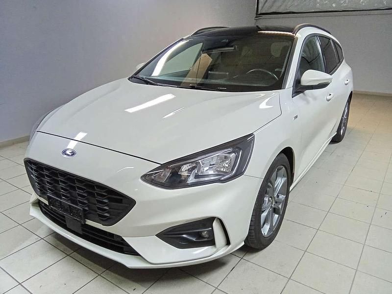 Metropolisweiß metallic Gebraucht 2022 Ford Focus ST-Line X Kombi | 9.400 € - Bild 1/4