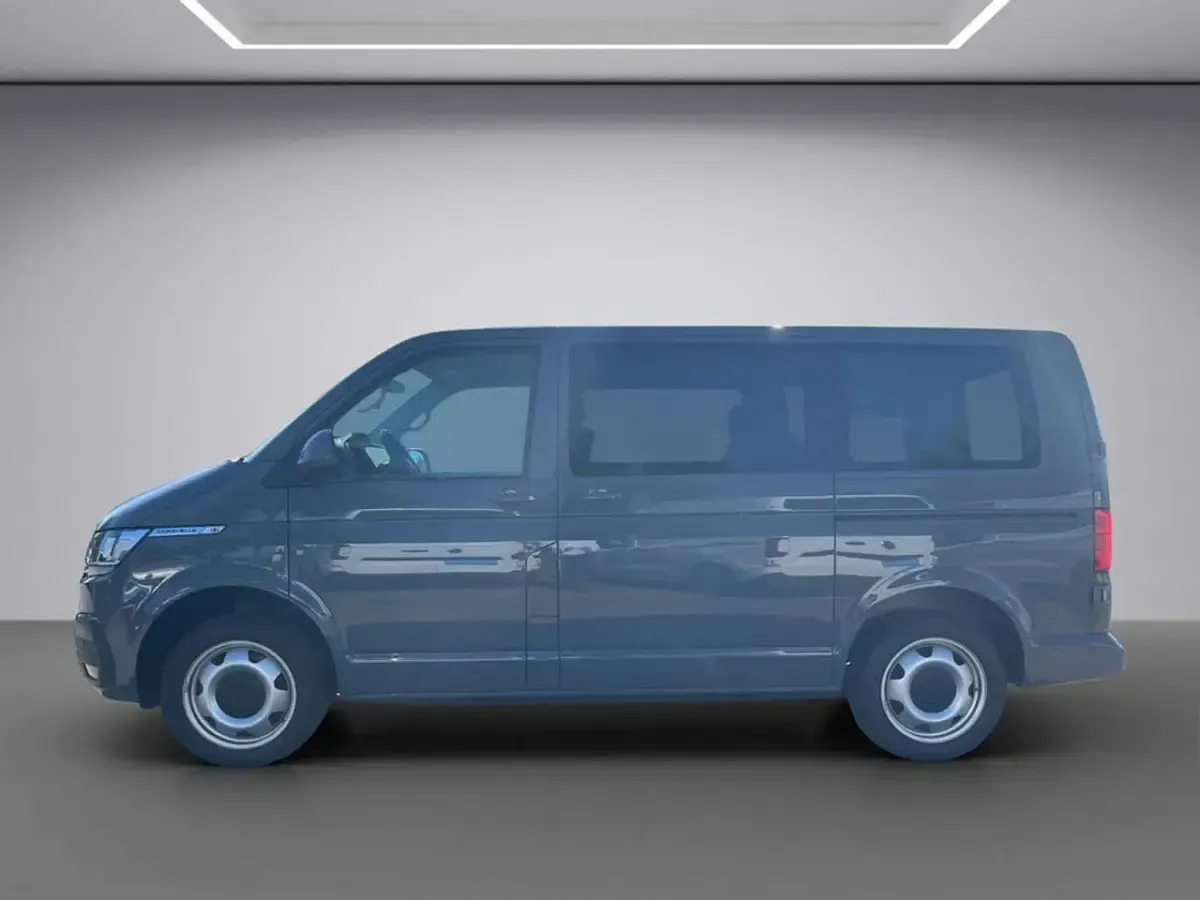 Gebraucht VW T6.1 Trendline 204 PS (150 kW) 2022 Grau Van