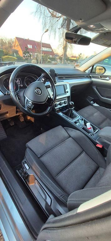 Gebraucht VW Passat 150 PS (110 kW) 2015 Silber Kombi