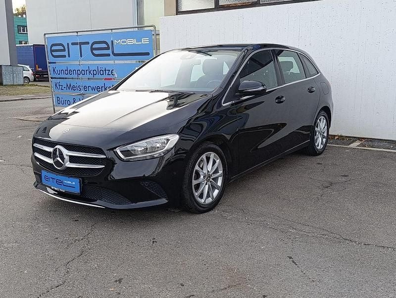 Schwarz Gebraucht 2019 Mercedes B180 Progressive Van / Kleinbus | 19.990 € (Guter Preis) - Bild 1/4