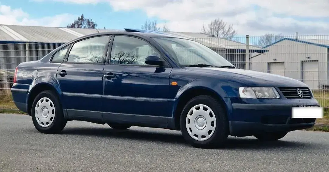 Gebraucht VW Passat 110 PS (80 kW) 2000 Blau Limousine