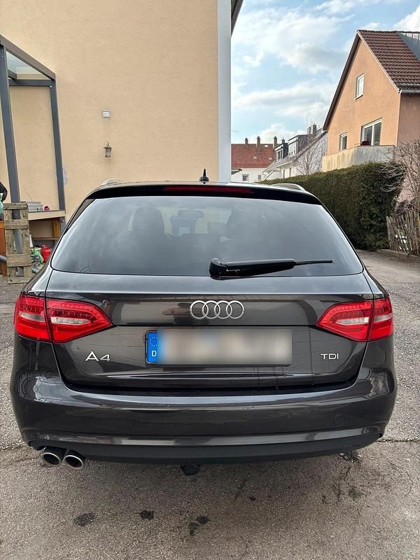 Gebraucht Audi A4 150 PS (110 kW) 2015 Schwarz Kombi