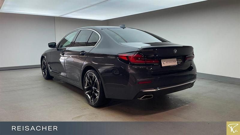 Gebraucht BMW 530 Efficient Dynamics 245 PS (180 kW) 2023 Sophistograu brillanteffekt Limousine