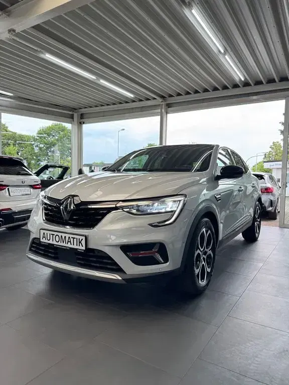 Gebraucht Renault Arkana Intens 140 PS (102 kW) 2021 Weiß SUV