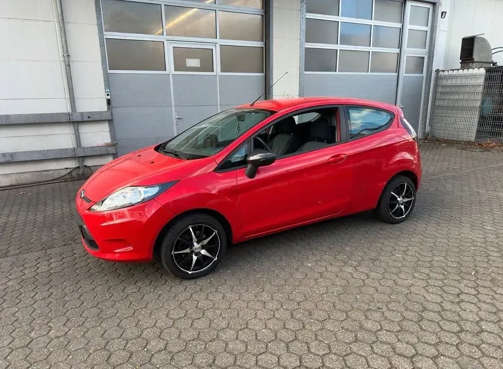Gebraucht Ford Fiesta Trend 60 PS (44 kW) 2009 Rot Kleinwagen