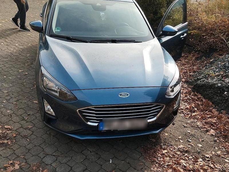 Gebraucht Ford Focus Cool & Connect 101 PS (74 kW) 2020 Blau Kombi