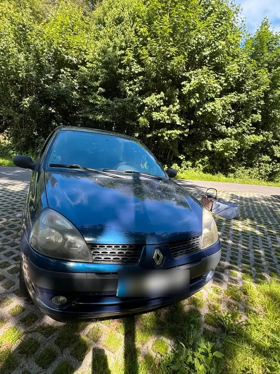 Gebraucht Renault Clio II 75 PS (55 kW) 2002 Blau Kleinwagen
