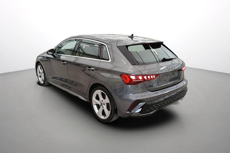 Gebraucht Audi A3 Ambiente 150 PS (110 kW) 2025 Gris daytona Limousine