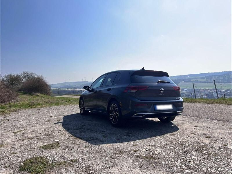 Gebraucht VW Golf VIII Move 150 PS (110 kW) 2023 Blau Limousine