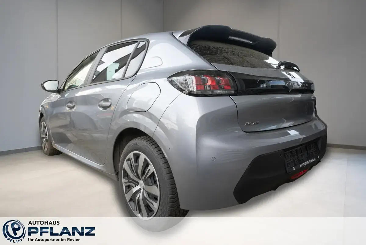 Gebraucht Peugeot 208 Active 101 PS (74 kW) 2023 Silber Kleinwagen