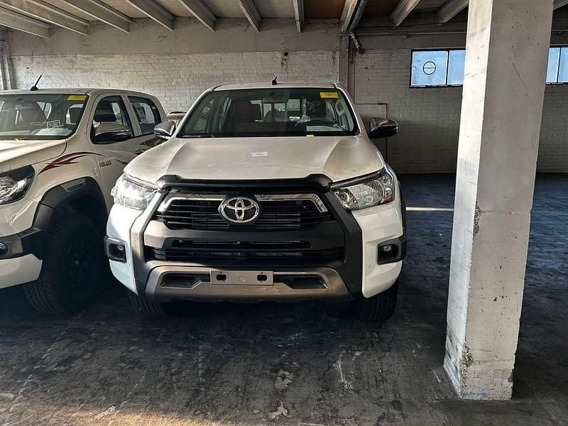 Neu Toyota HiLux SR5 147 PS (108 kW) 2026 Weiß Abholung