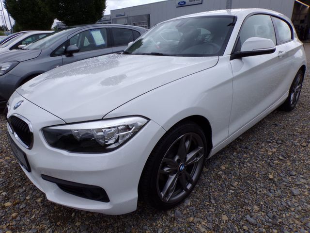 Weiß Gebraucht 2015 BMW 116 Sport Line Kleinwagen | 9.450 € (Fairer Preis) - Bild 1/3