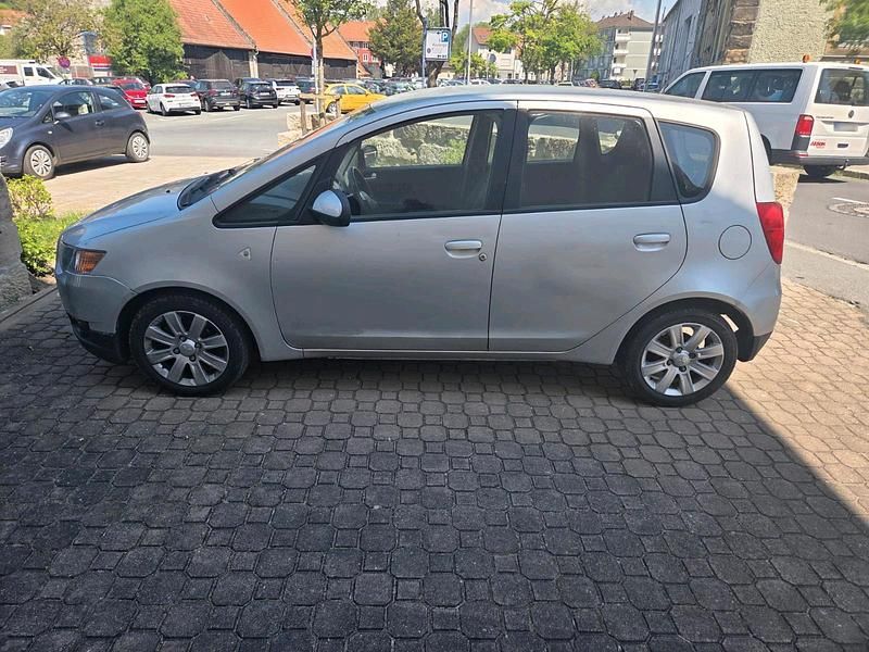 Gebraucht Mitsubishi Colt 95 PS (69 kW) 2009 Silber Kleinwagen