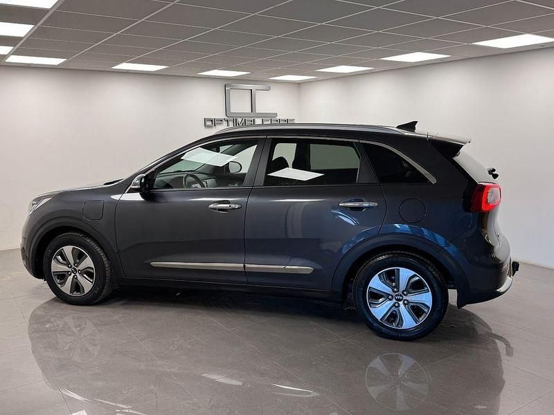 Gebraucht Kia Niro Spirit 105 PS (77 kW) 2018 Silber SUV