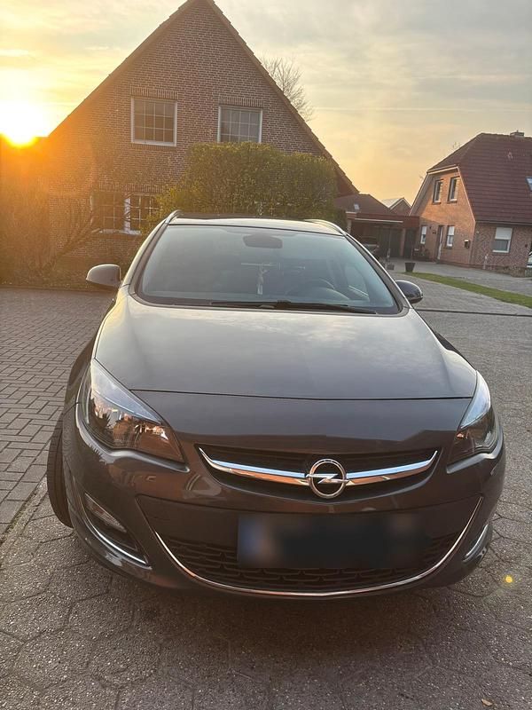 Gebraucht Opel Astra 165 PS (121 kW) 2015 Grau Kombi