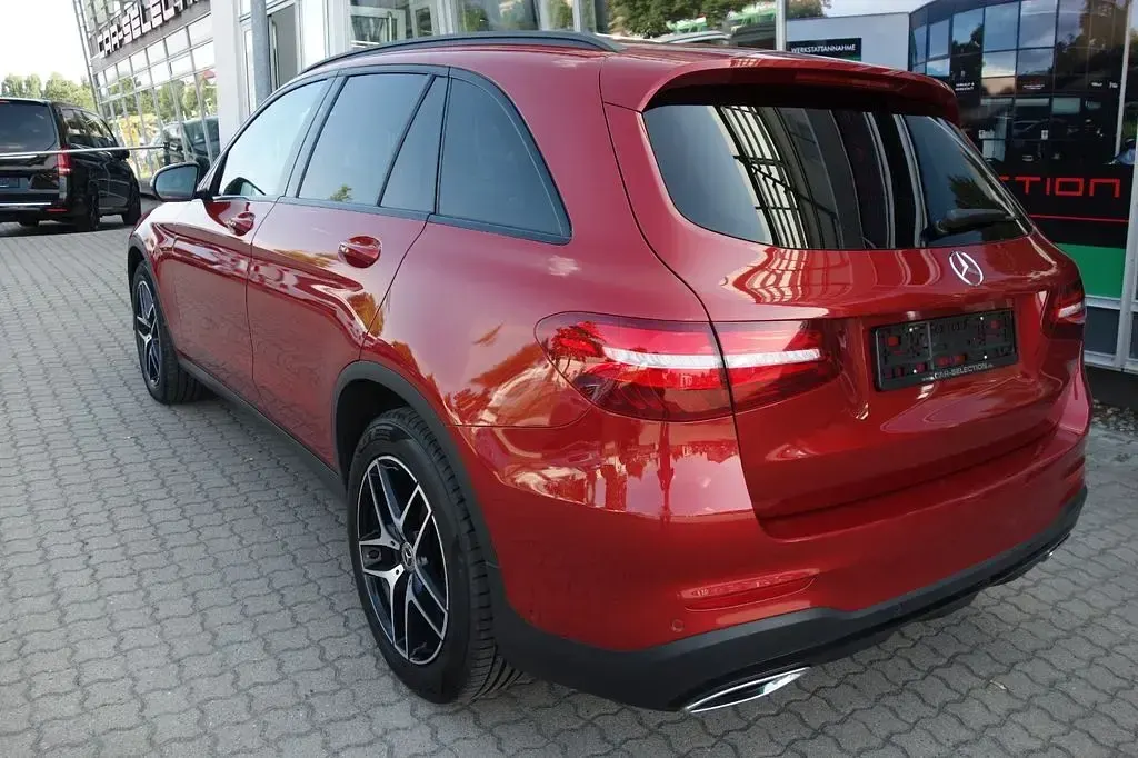 Gebraucht Mercedes GLC250 AMG 204 PS (150 kW) 2019 Rot SUV
