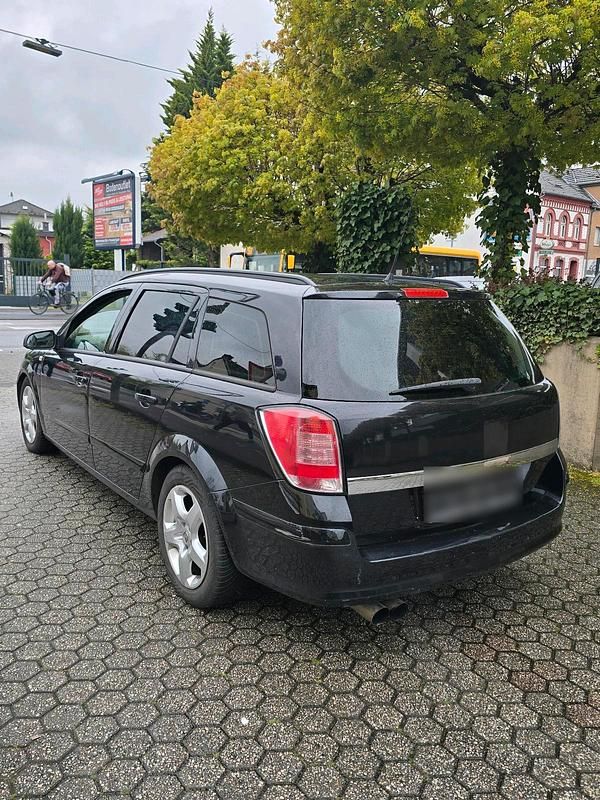Gebraucht Opel Astra 125 PS (91 kW) 2008 Schwarz Kombi