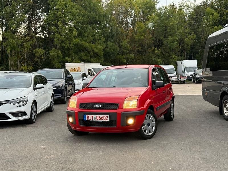 Rot Gebraucht 2010 Ford Fusion Style Kleinwagen | 1.699 € (Guter Preis) - Bild 1/4