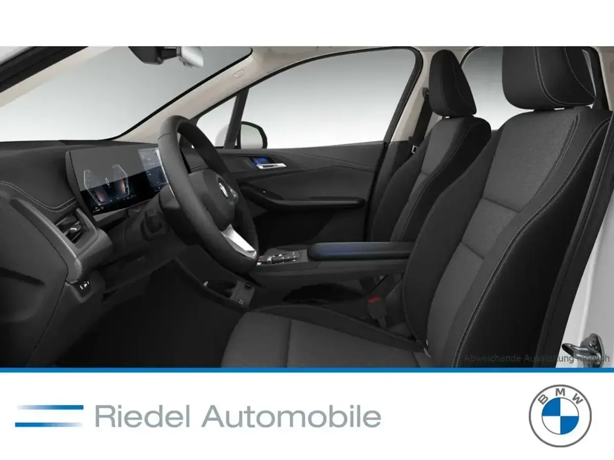 Gebraucht BMW 220 Active Tourer 170 PS (125 kW) 2025 Alpinweiß Van / Kleinbus