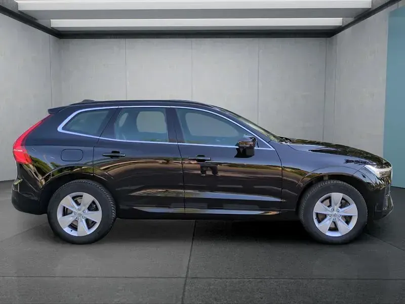 Gebraucht Volvo XC60 Core 197 PS (144 kW) 2024 Schwarz SUV