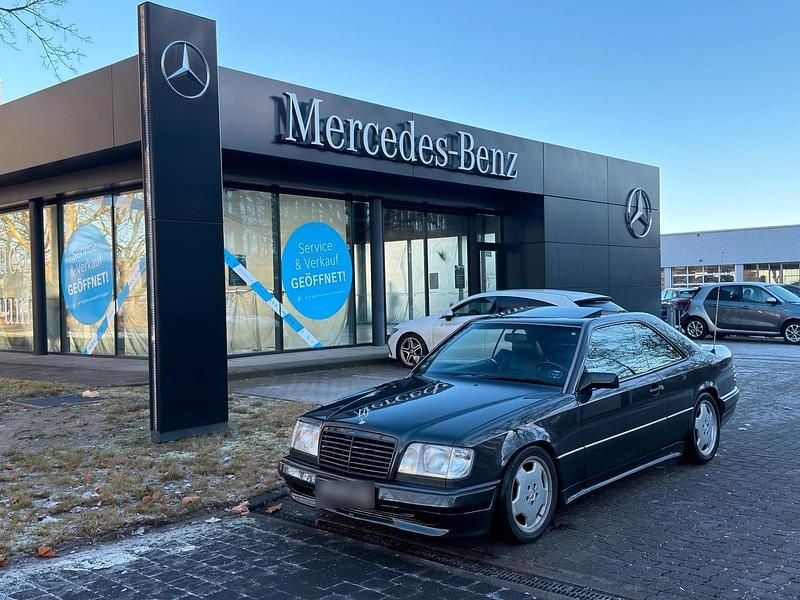 Gebraucht Mercedes E220 AMG 150 PS (110 kW) 1993 Schwarz Coupé